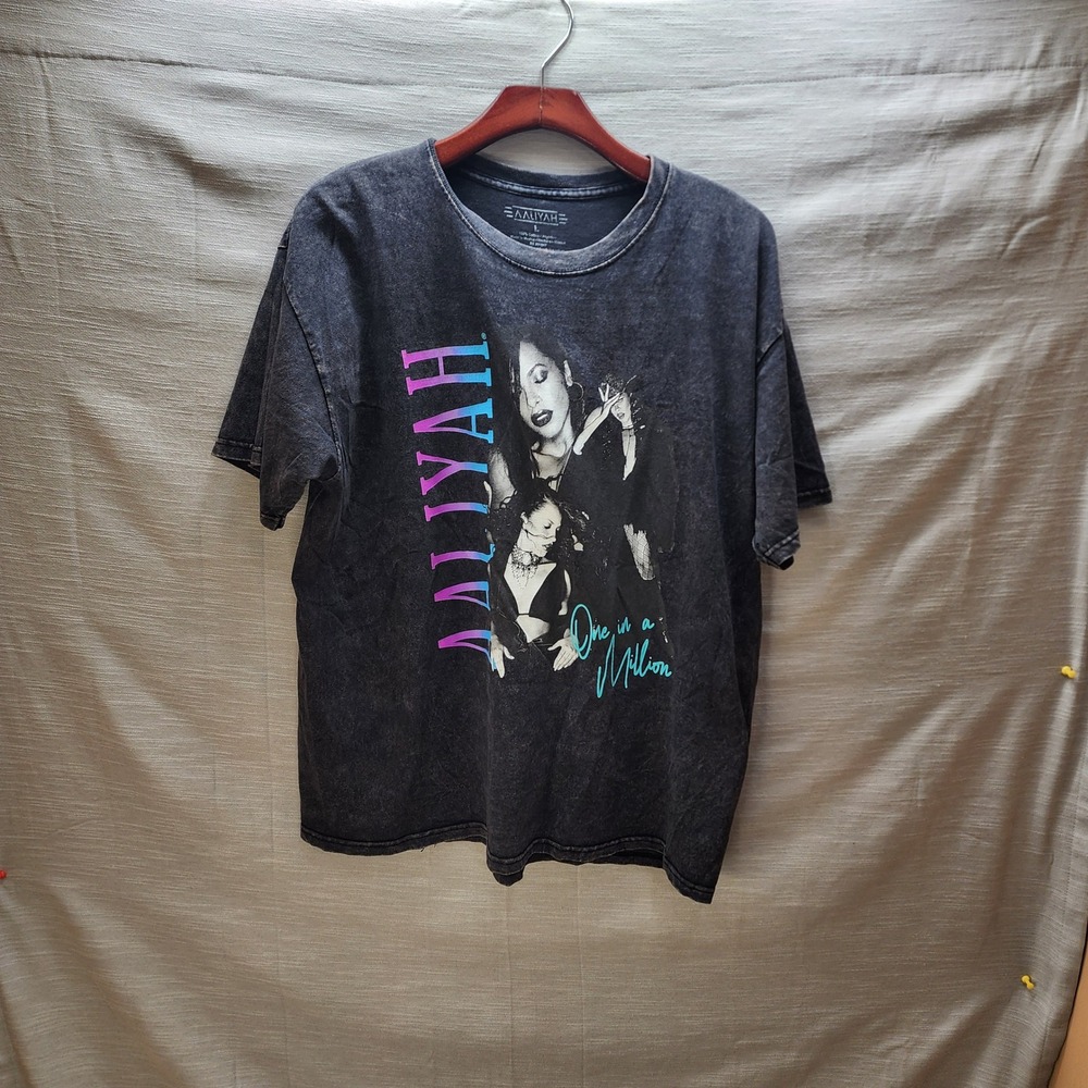Aaliyah One in a Million Graphic T-Shirt Acid Wash Black Cotton Size L